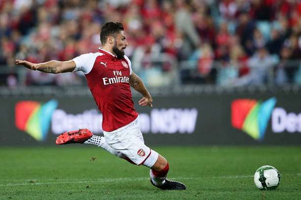 SYDNEY, AUSTRALIA - JULY 15:  Olivier Giroud of Arsenal takes a shot on goal during the match between the Western Sydney Wanderers and Arsenal FC at ANZ Stadium on July 15, 2017 in Sydney, Australia.  (Photo by Matt King/Getty Images)